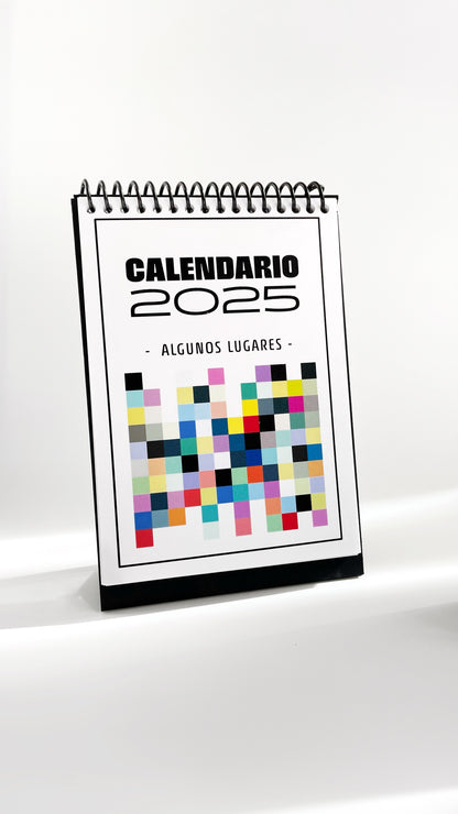 CALENDARIO ESCRITORIO ALGUNOS LUGARES 2025